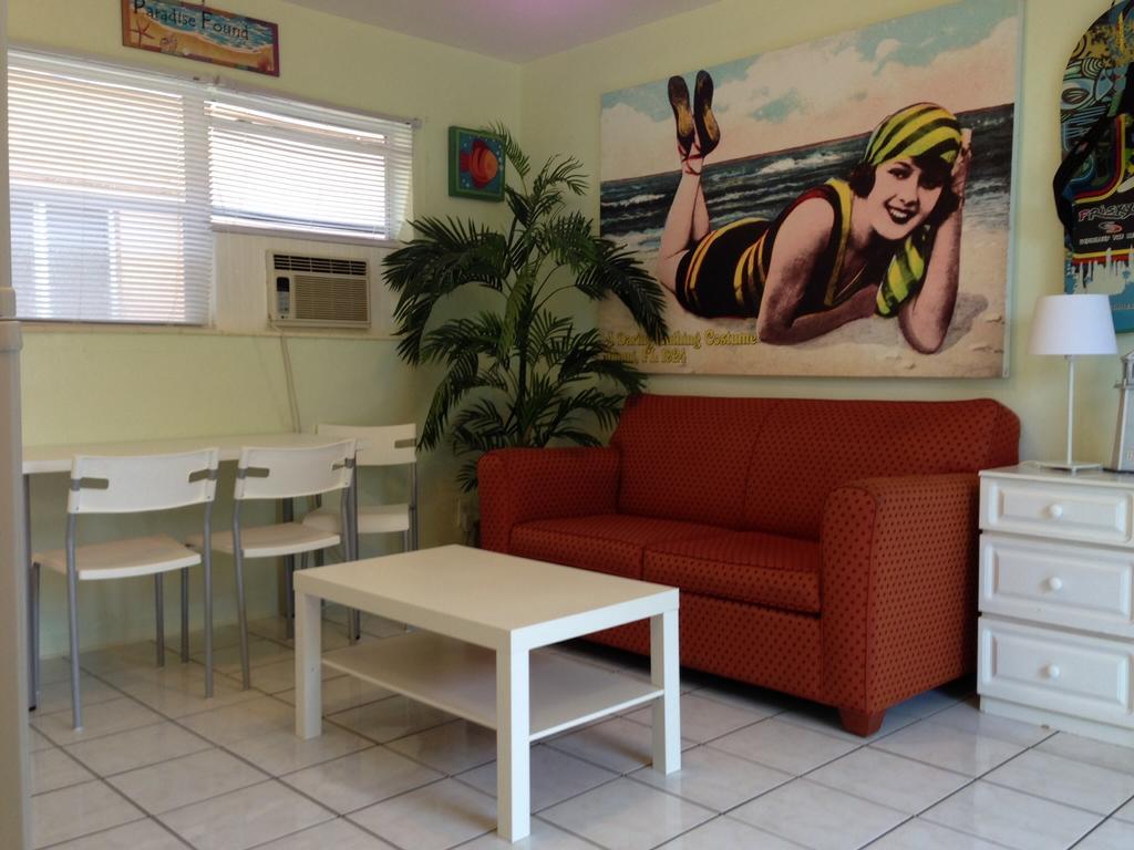 Angelfish Inn Hollywood Bilik gambar