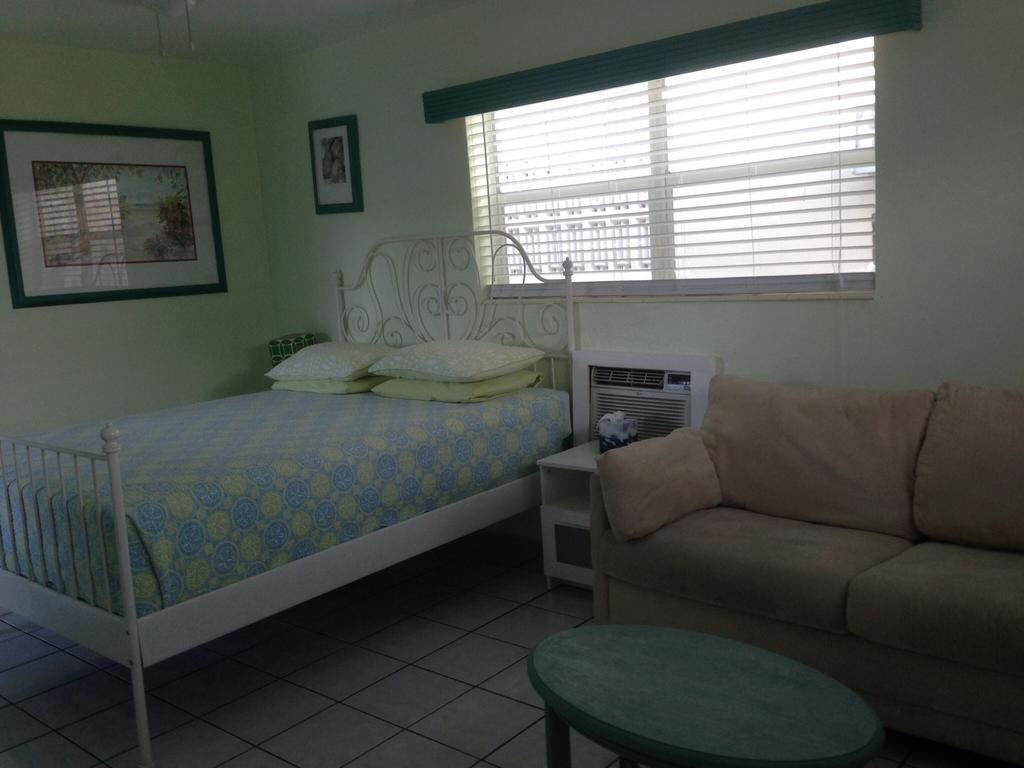 Angelfish Inn Hollywood Bilik gambar