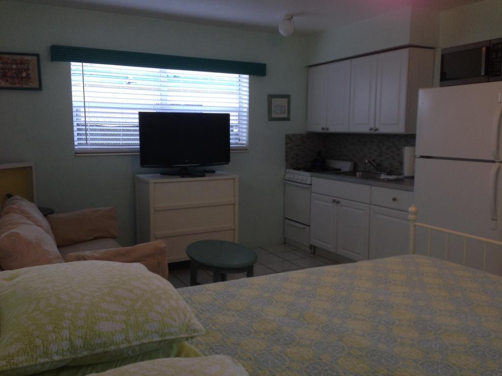 Angelfish Inn Hollywood Bilik gambar