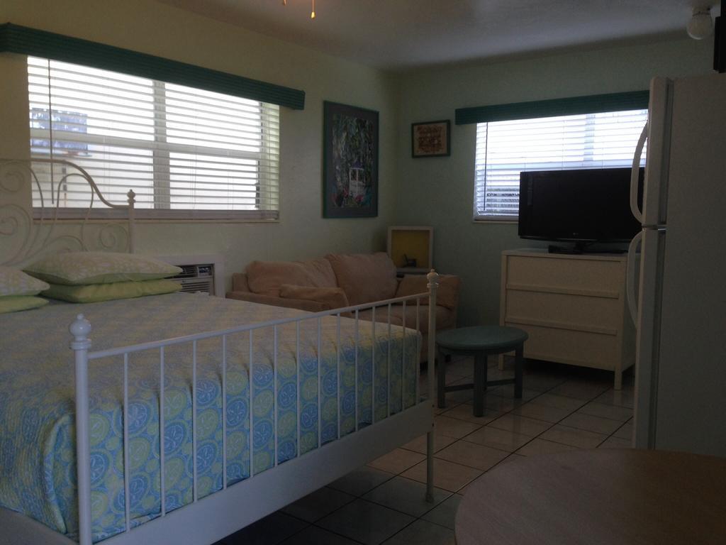 Angelfish Inn Hollywood Bilik gambar