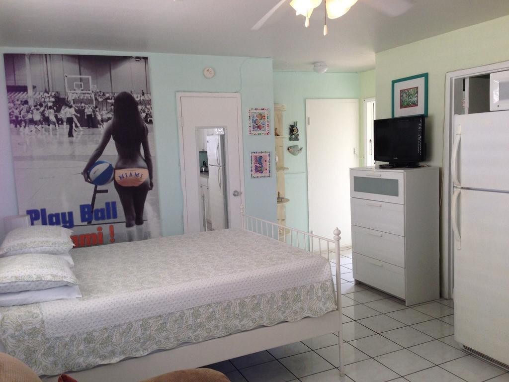 Angelfish Inn Hollywood Bilik gambar