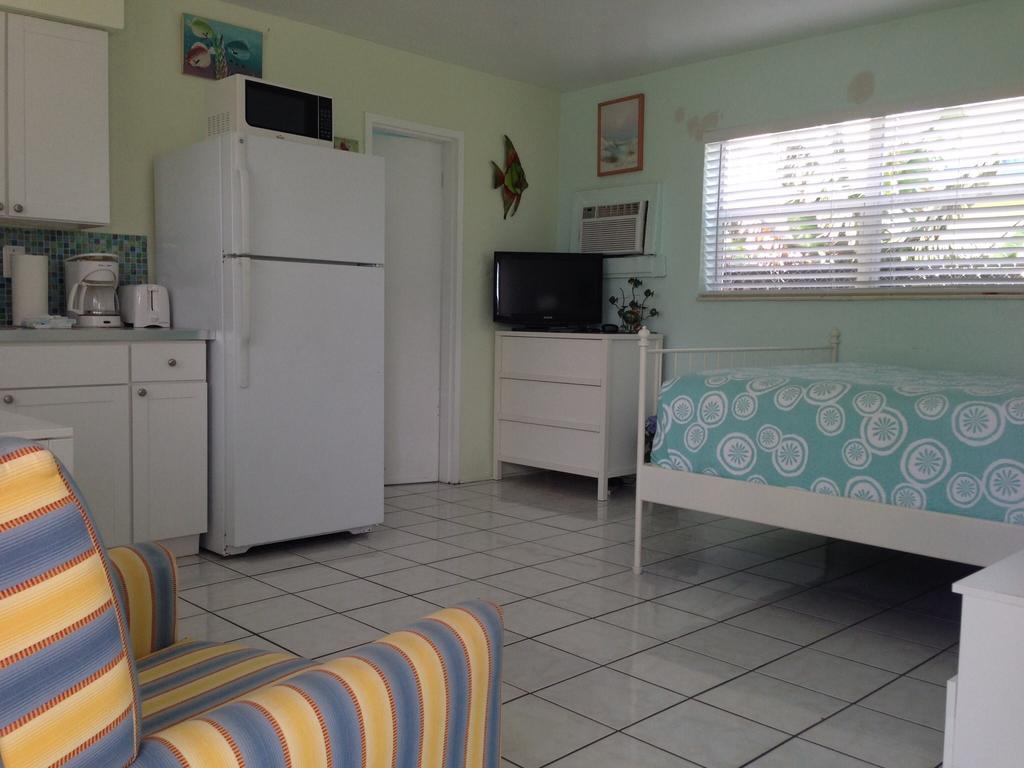 Angelfish Inn Hollywood Bilik gambar