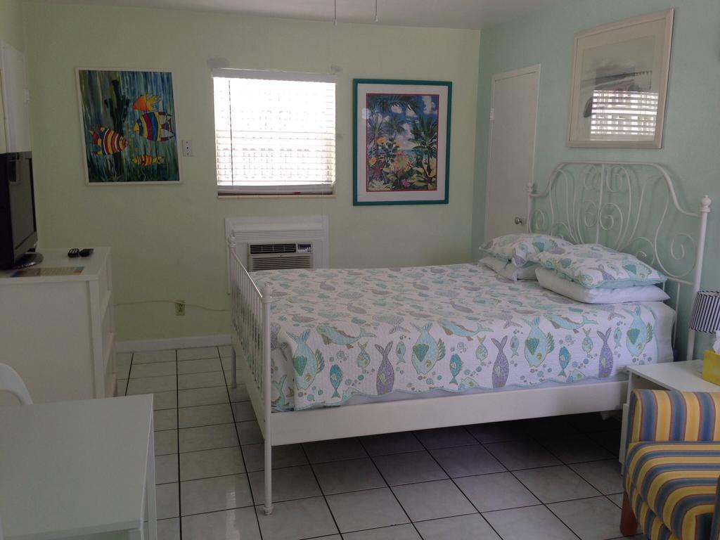 Angelfish Inn Hollywood Bilik gambar