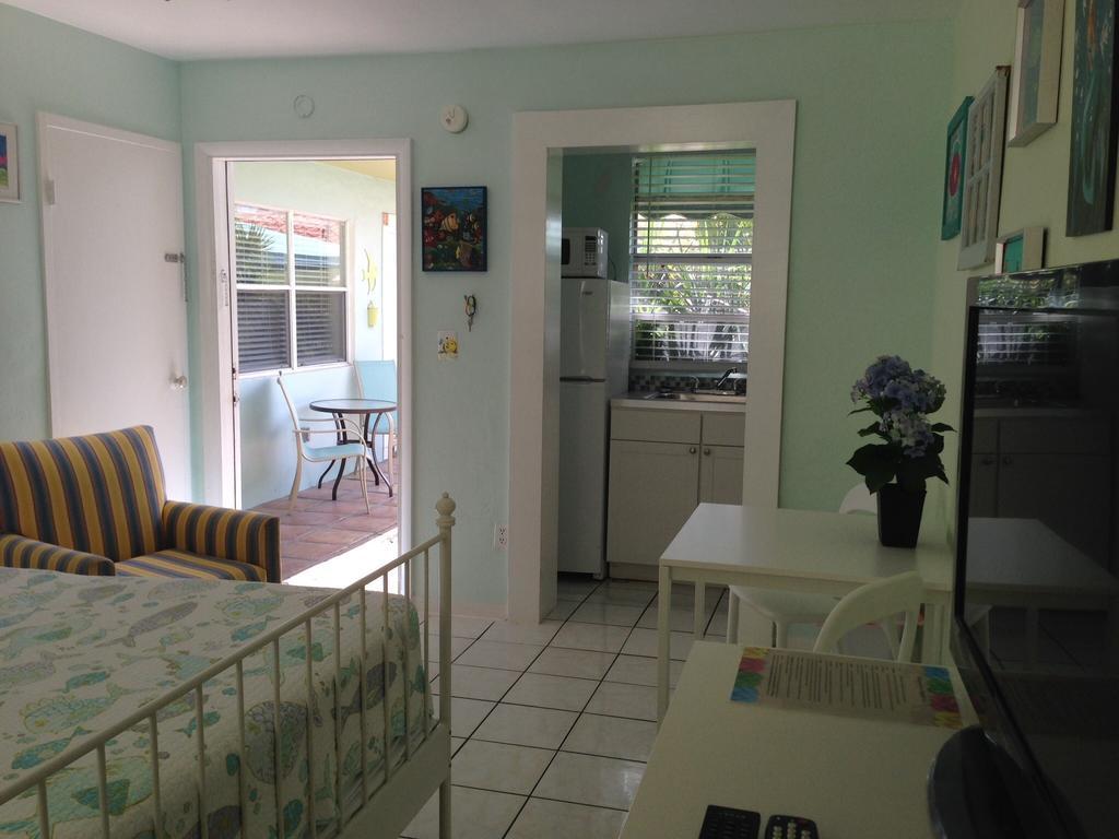 Angelfish Inn Hollywood Bilik gambar