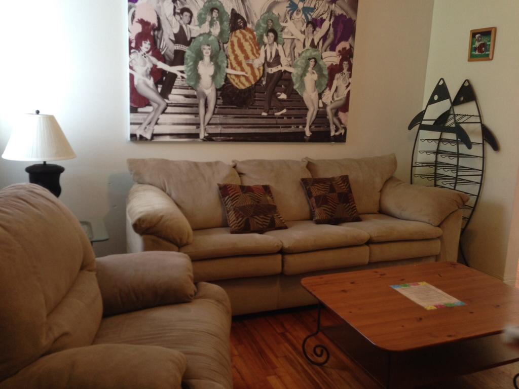 Angelfish Inn Hollywood Bilik gambar