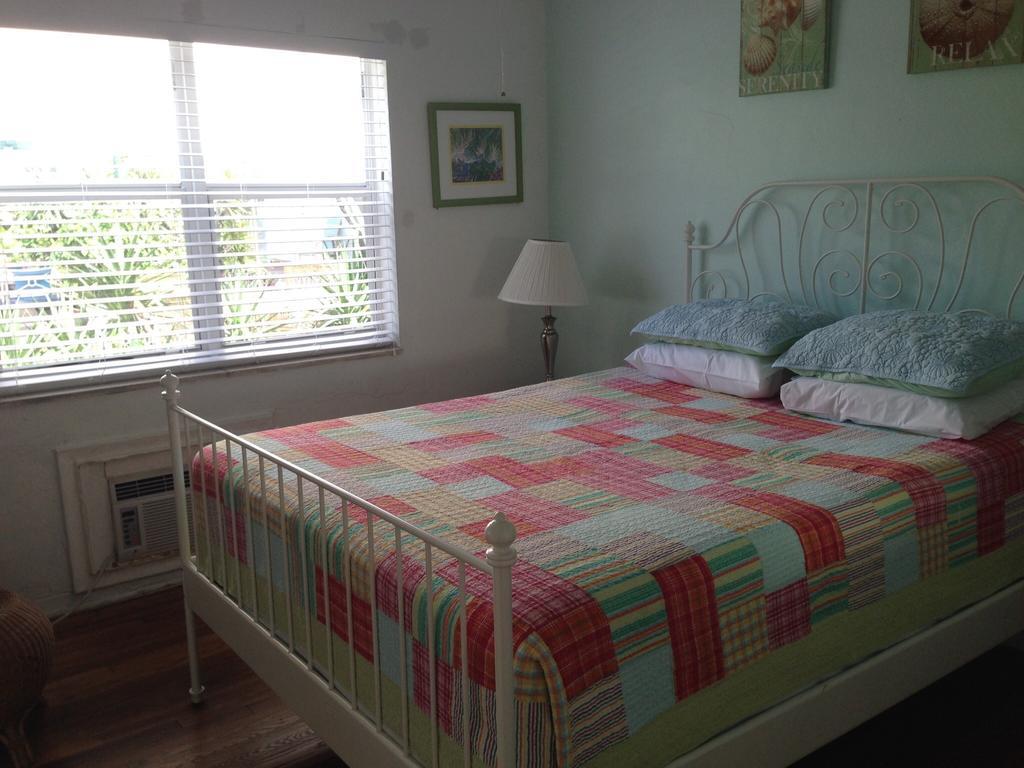 Angelfish Inn Hollywood Bilik gambar