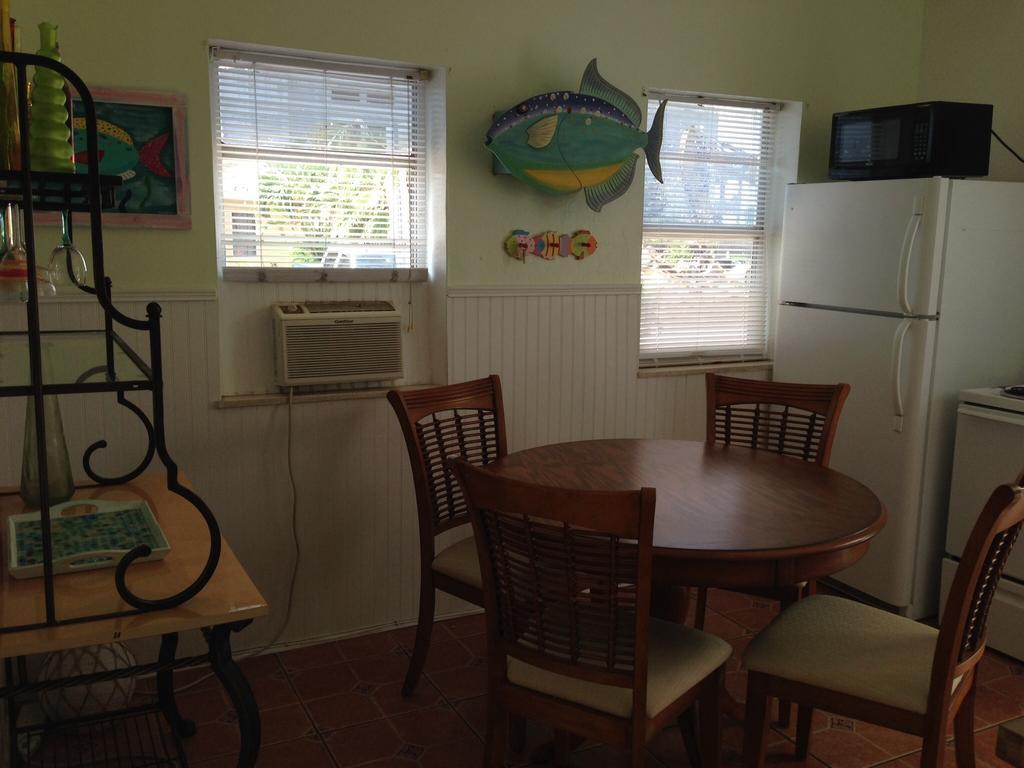 Angelfish Inn Hollywood Bilik gambar