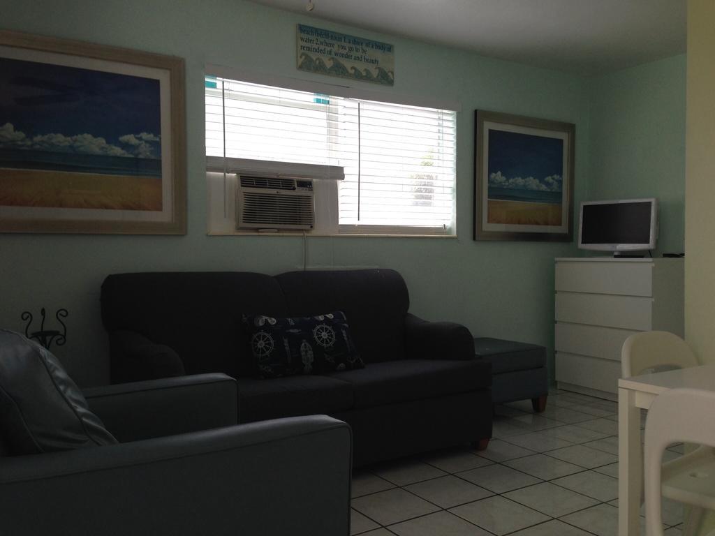 Angelfish Inn Hollywood Bilik gambar