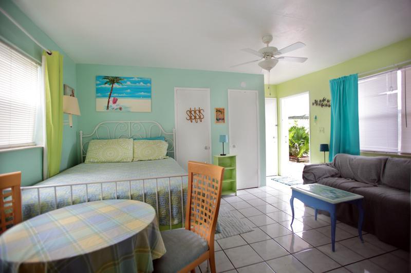 Angelfish Inn Hollywood Bilik gambar